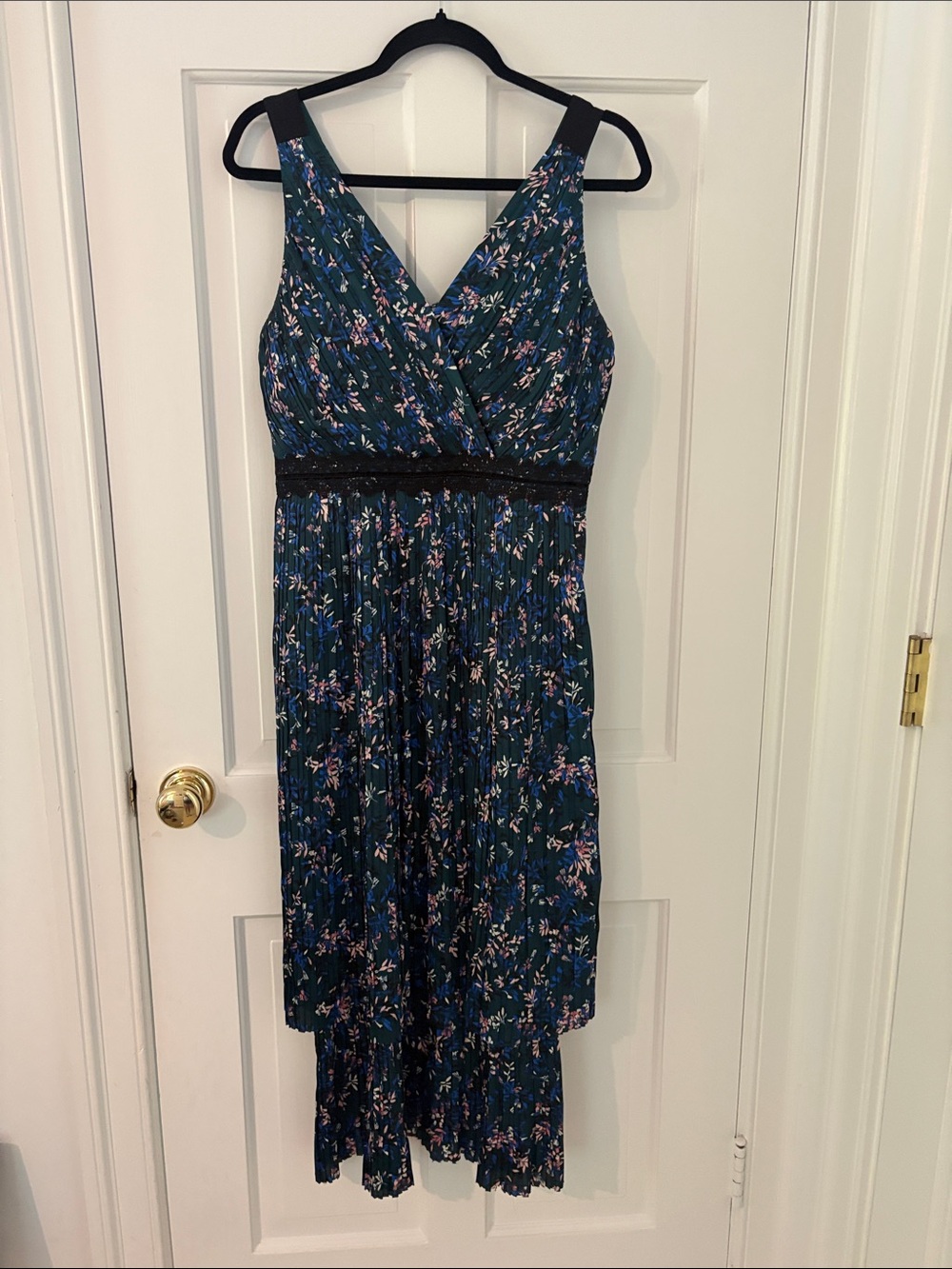 Floral V-Neck Sleeveless Midi Dress